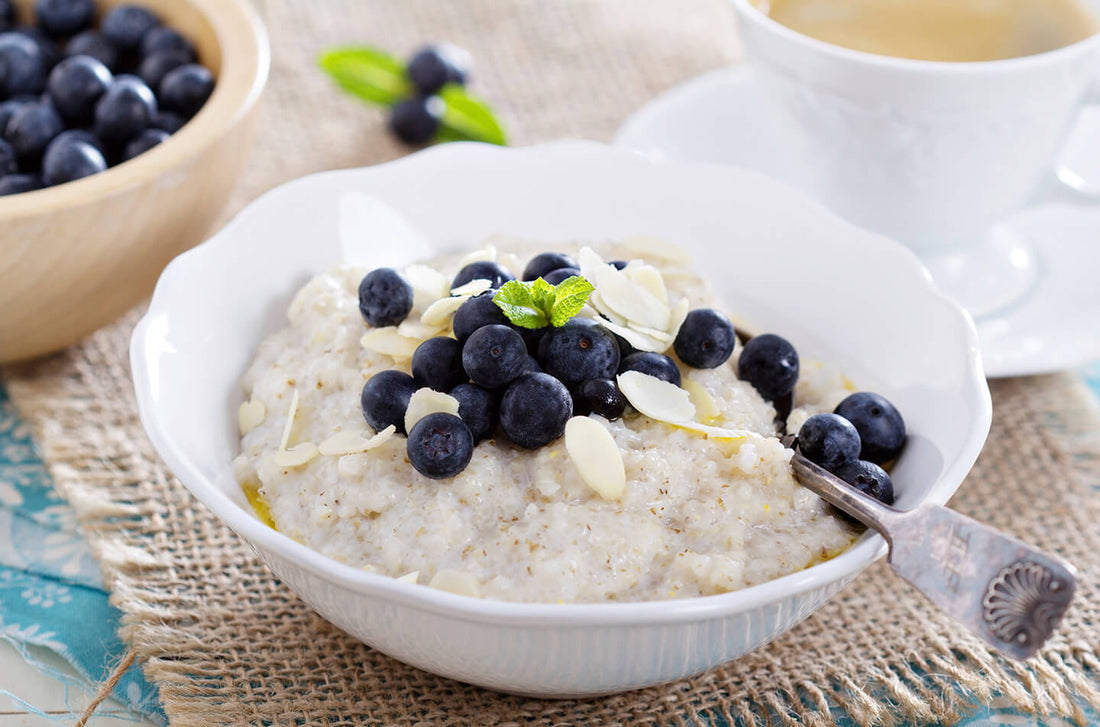 Oatmeal, chia and fresh fruit